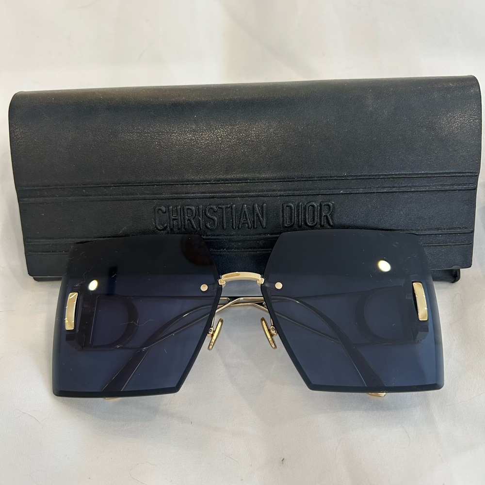 Dior women’s sunglasses 30Montaigne S7U